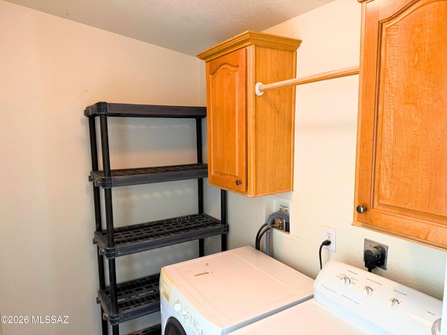 6075 N Van Ark Road, Tucson, AZ 85743