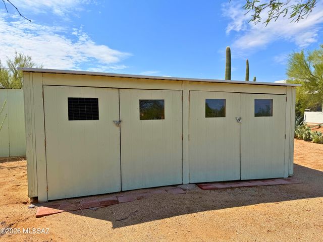 6075 N Van Ark Road, Tucson, AZ 85743