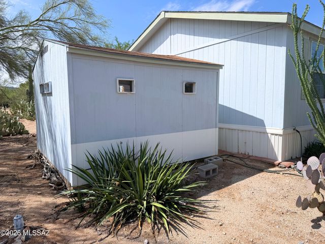 6075 N Van Ark Road, Tucson, AZ 85743