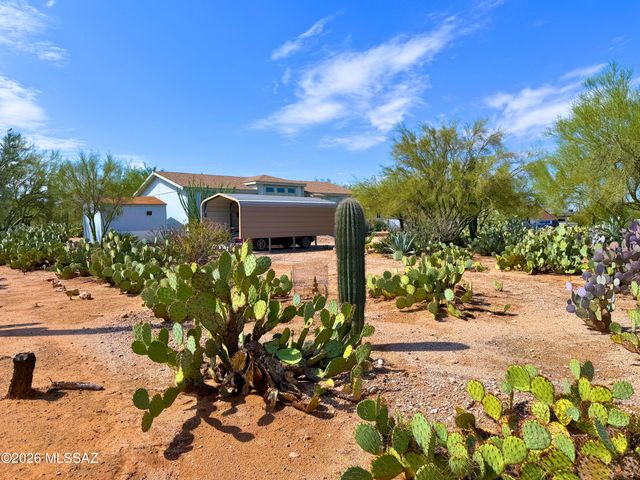 6075 N Van Ark Road, Tucson, AZ 85743