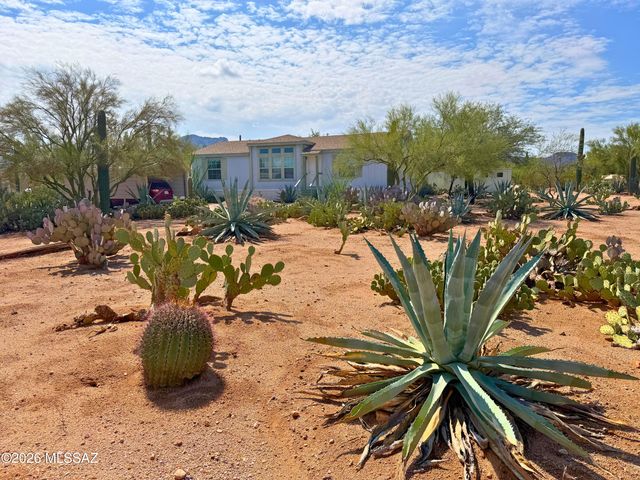 6075 N Van Ark Road, Tucson, AZ 85743