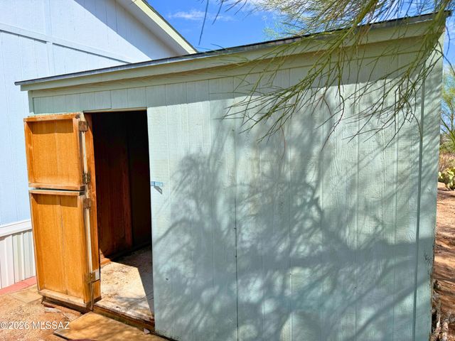 6075 N Van Ark Road, Tucson, AZ 85743