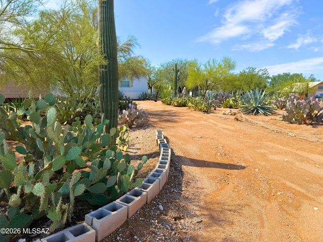 6075 N Van Ark Road, Tucson, AZ 85743