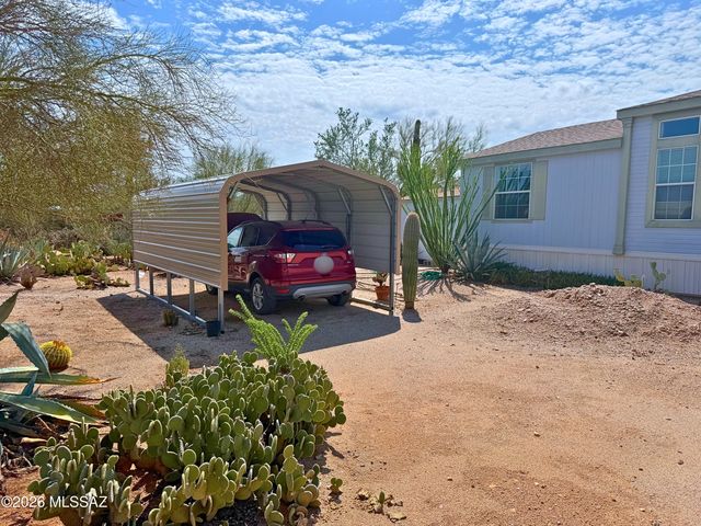 6075 N Van Ark Road, Tucson, AZ 85743
