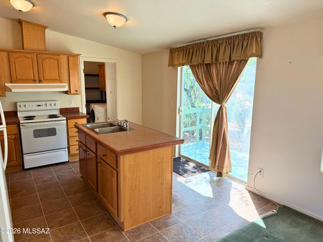 6075 N Van Ark Road, Tucson, AZ 85743