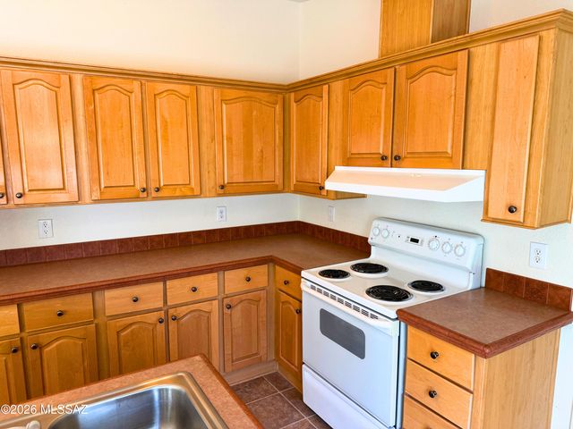 6075 N Van Ark Road, Tucson, AZ 85743