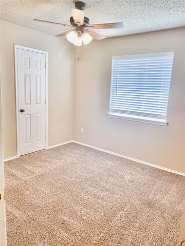 1308 Wenatchee Drive, Krum, TX 76249