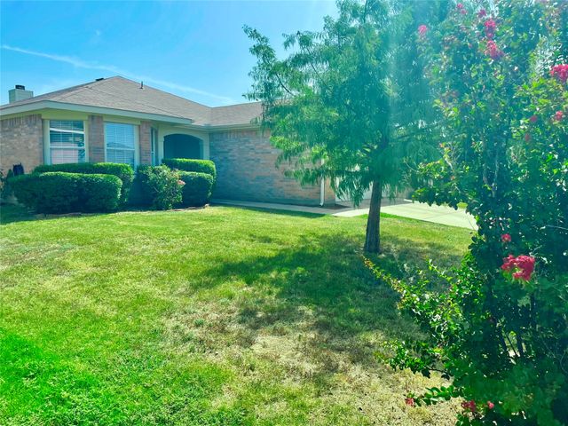 1308 Wenatchee Drive, Krum, TX 76249