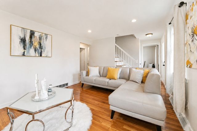 31 Rockwell Ave, Brockton, MA 02302