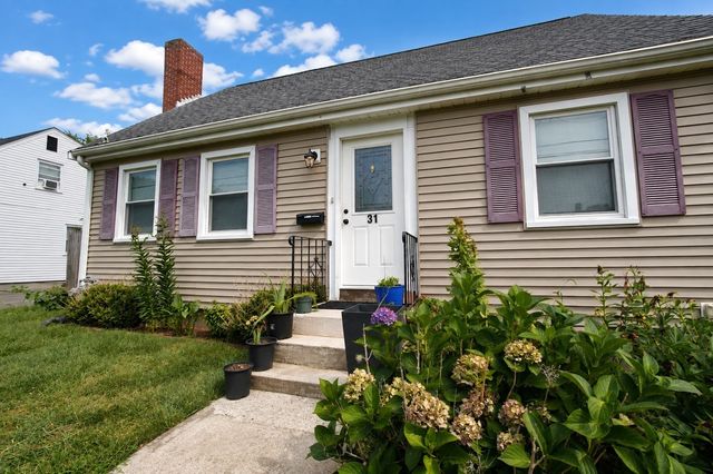 31 Rockwell Ave, Brockton, MA 02302
