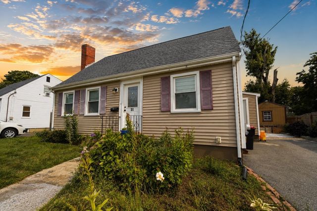 31 Rockwell Ave, Brockton, MA 02302
