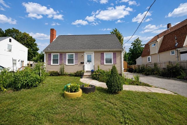 31 Rockwell Ave, Brockton, MA 02302