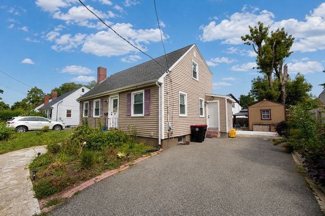 31 Rockwell Ave, Brockton, MA 02302