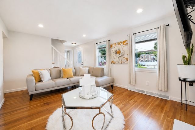 31 Rockwell Ave, Brockton, MA 02302