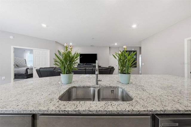 2486 MATTERHORN TRAIL, Davenport, FL 33837