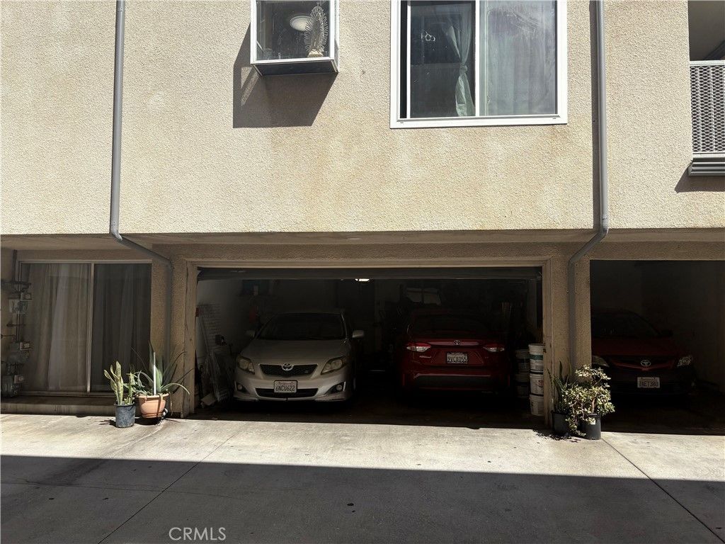 8800 Burnet 16, North Hills, CA 91343 — photo 4