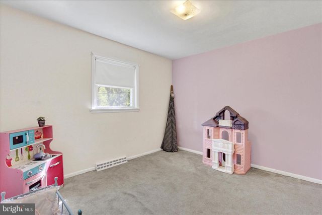 7890 GNATSTOWN RD, Hanover, PA 17331