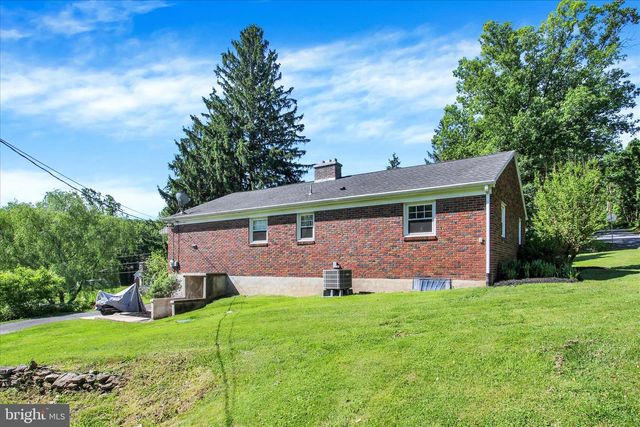 7890 GNATSTOWN RD, Hanover, PA 17331