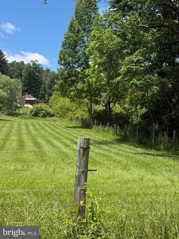 7890 GNATSTOWN RD, Hanover, PA 17331