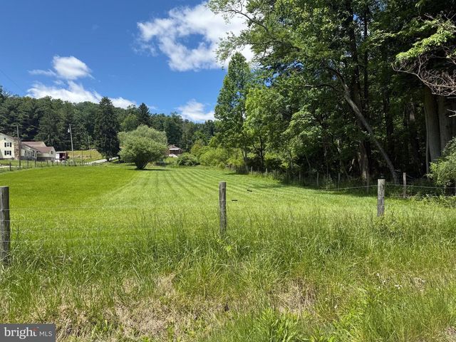 7890 GNATSTOWN RD, Hanover, PA 17331