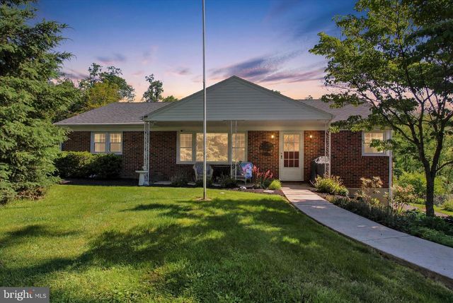 7890 GNATSTOWN RD, Hanover, PA 17331