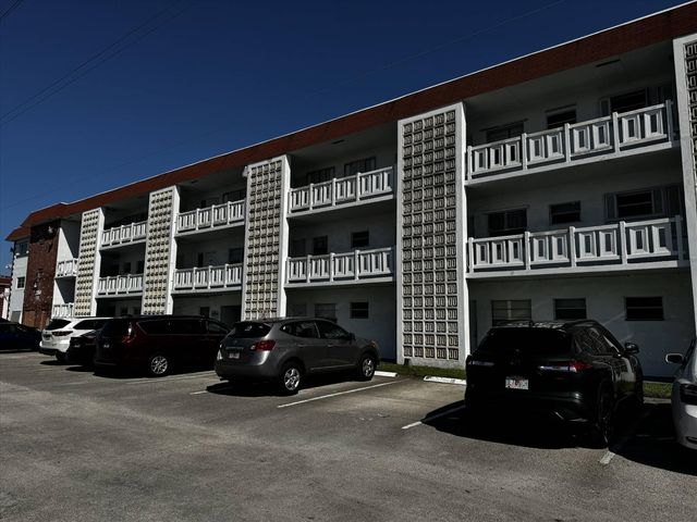 1280 NW 43rd Terrace 107, Lauderhill, FL 33313