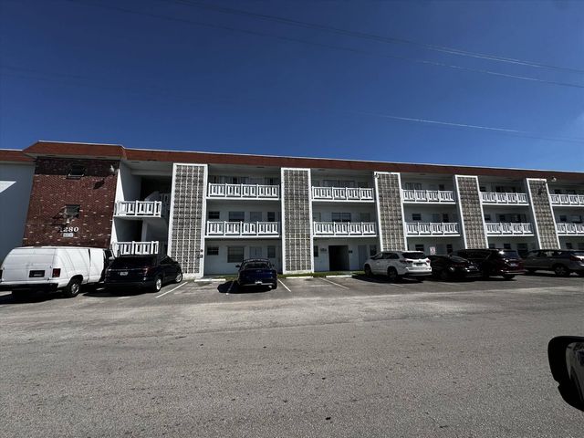 1280 NW 43rd Terrace 107, Lauderhill, FL 33313