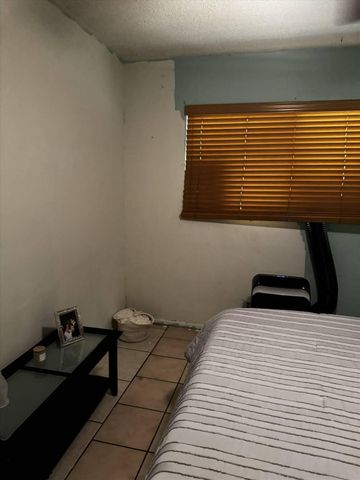 1280 NW 43rd Terrace 107, Lauderhill, FL 33313