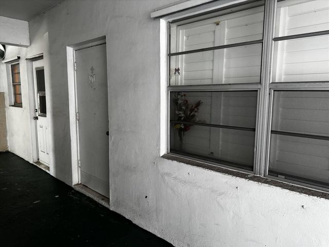 1280 NW 43rd Terrace 107, Lauderhill, FL 33313