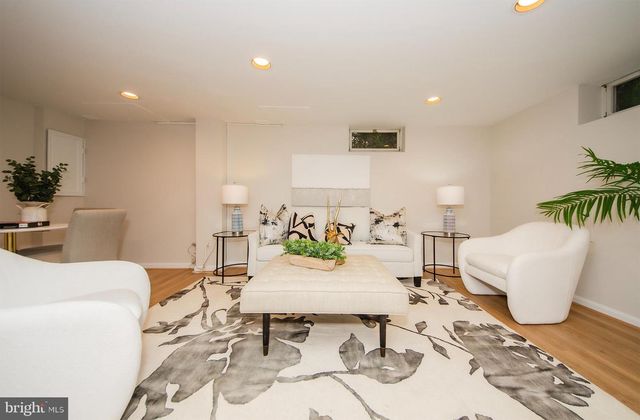 6148 12TH RD N, Arlington, VA 22205