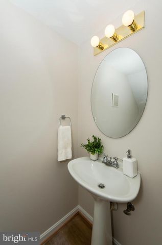 6148 12TH RD N, Arlington, VA 22205