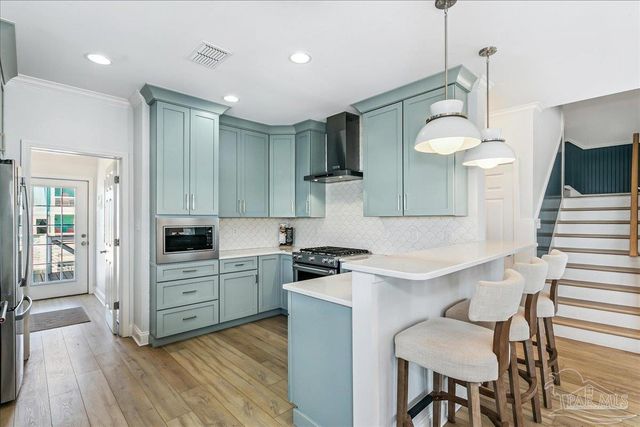 7530 Gulf Blvd, Navarre Beach, FL 32566