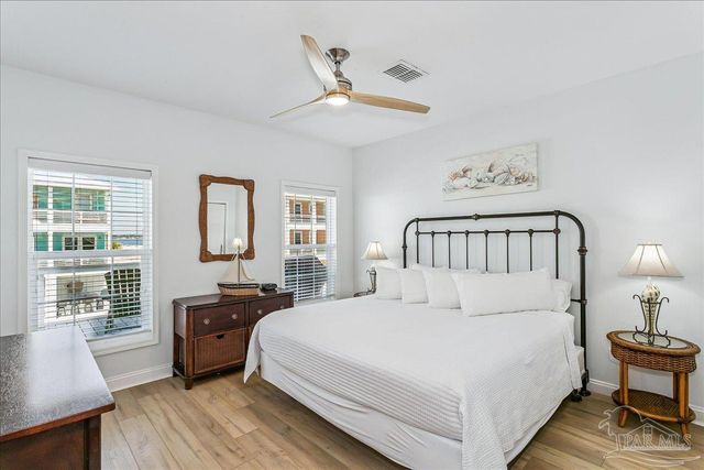 7530 Gulf Blvd, Navarre Beach, FL 32566