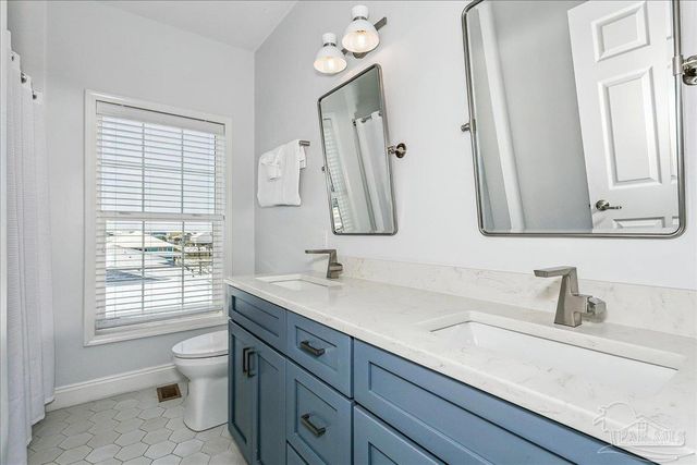 7530 Gulf Blvd, Navarre Beach, FL 32566