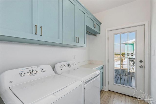 7530 Gulf Blvd, Navarre Beach, FL 32566