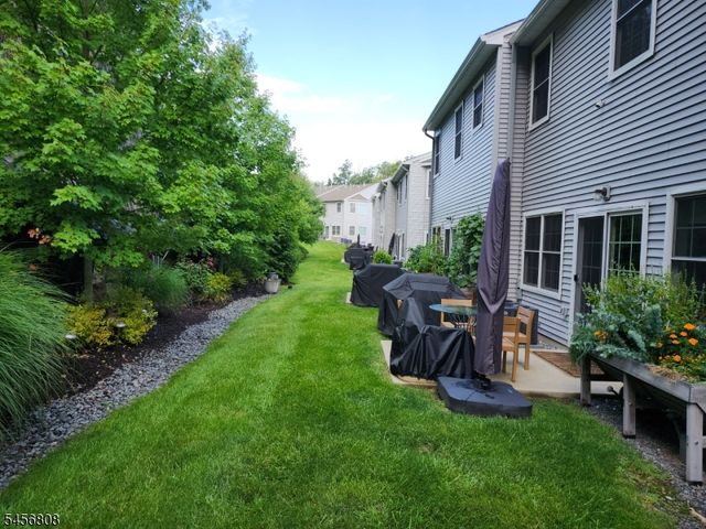 65 Halina Ln, Butler Boro, NJ 07405