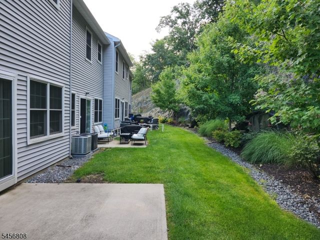 65 Halina Ln, Butler Boro, NJ 07405