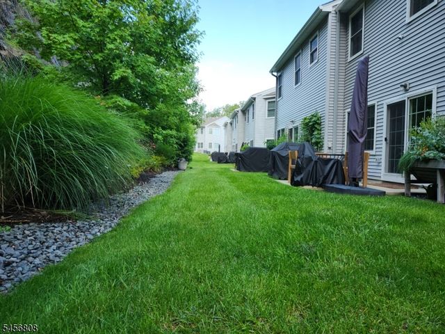 65 Halina Ln, Butler Boro, NJ 07405