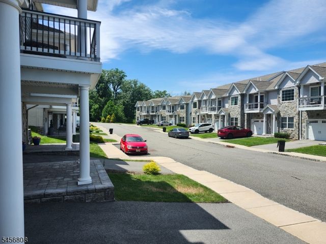 65 Halina Ln, Butler Boro, NJ 07405