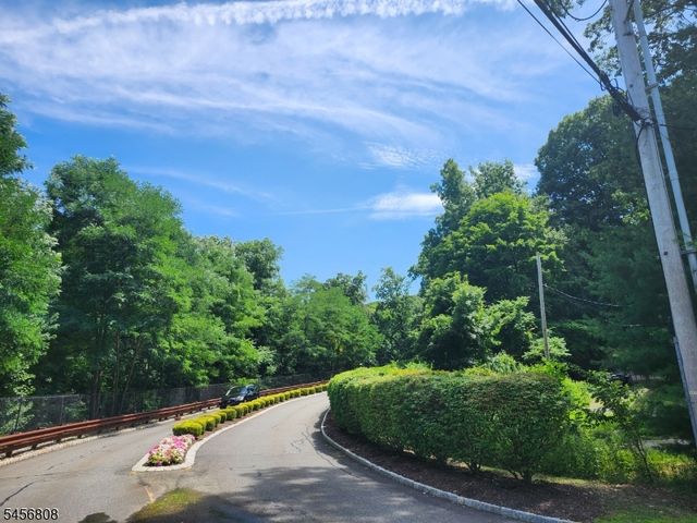 65 Halina Ln, Butler Boro, NJ 07405