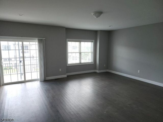 65 Halina Ln, Butler Boro, NJ 07405