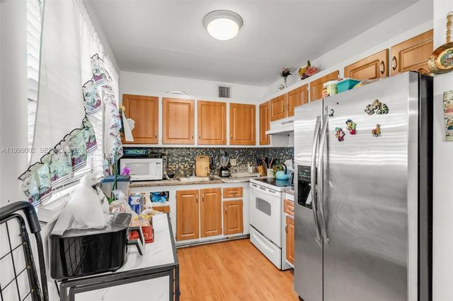 200 SW 132nd Way 211L, Pembroke Pines, FL 33027