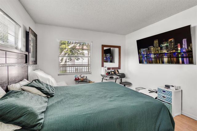 200 SW 132nd Way 211L, Pembroke Pines, FL 33027