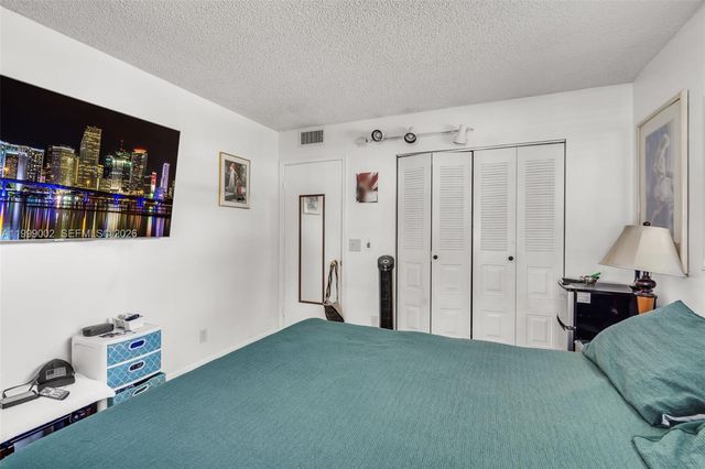 200 SW 132nd Way 211L, Pembroke Pines, FL 33027