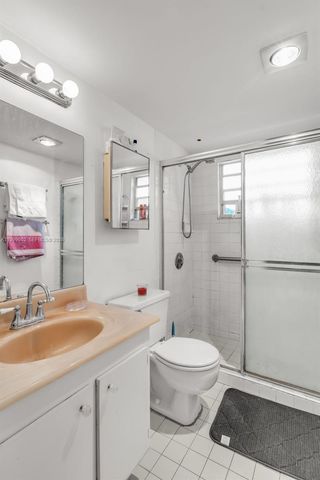 200 SW 132nd Way 211L, Pembroke Pines, FL 33027