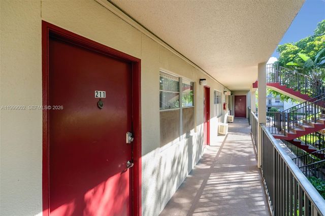 200 SW 132nd Way 211L, Pembroke Pines, FL 33027