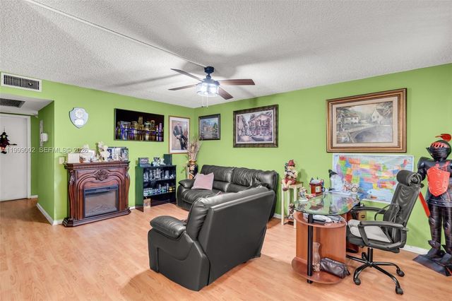 200 SW 132nd Way 211L, Pembroke Pines, FL 33027