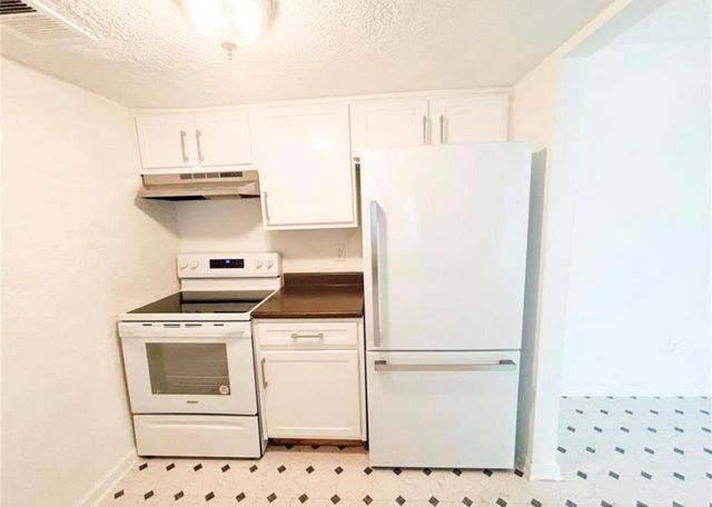 8100 Creekbend Drive 152, Houston, TX 77071