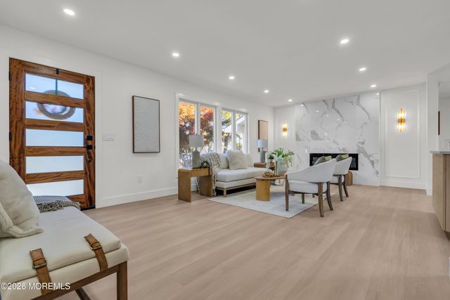 49 Elm Street, Beachwood, NJ 08722