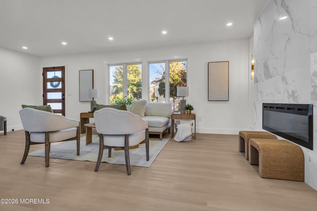 49 Elm Street, Beachwood, NJ 08722